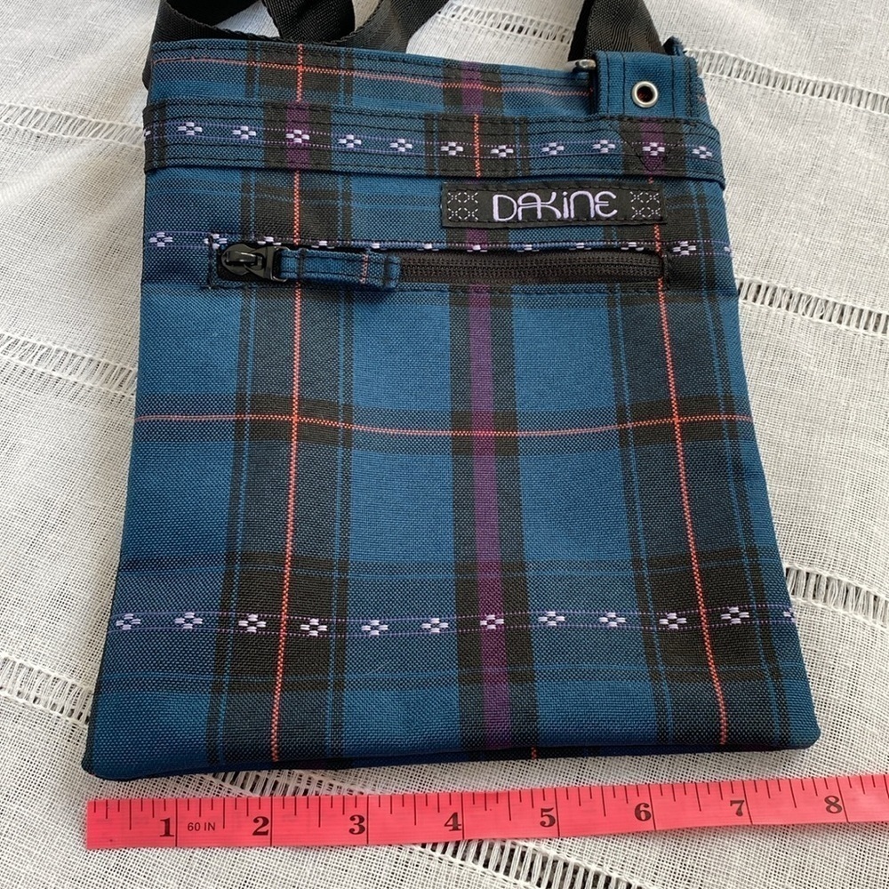 Dakine NWOT plaid crossbody bag. - Picture 7 of 8